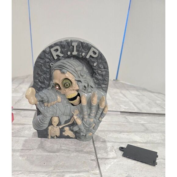 Halloween RIP‎ Tombstone Graveyard Headstone Eye Popping Laughing - Picture 6 of 9